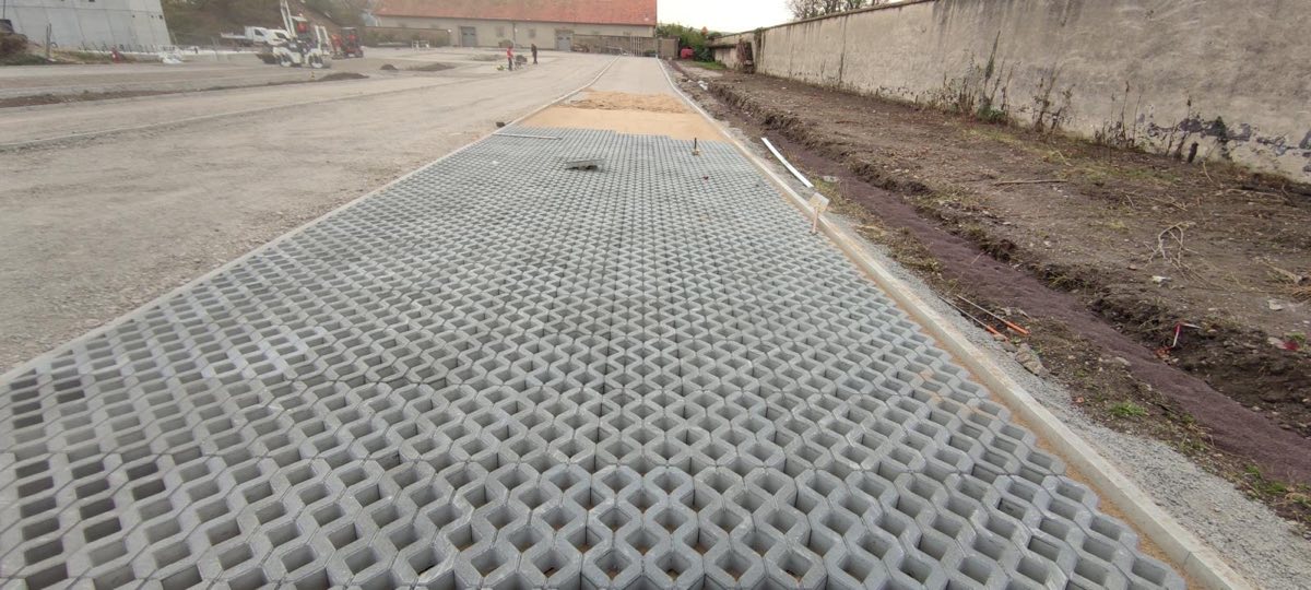 Dalles alvéolées à motif nid d'abeille, autre chantier